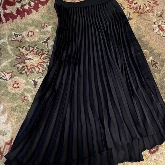Zara Elegant Black Pleated Skirt small - Picture 2 of 5